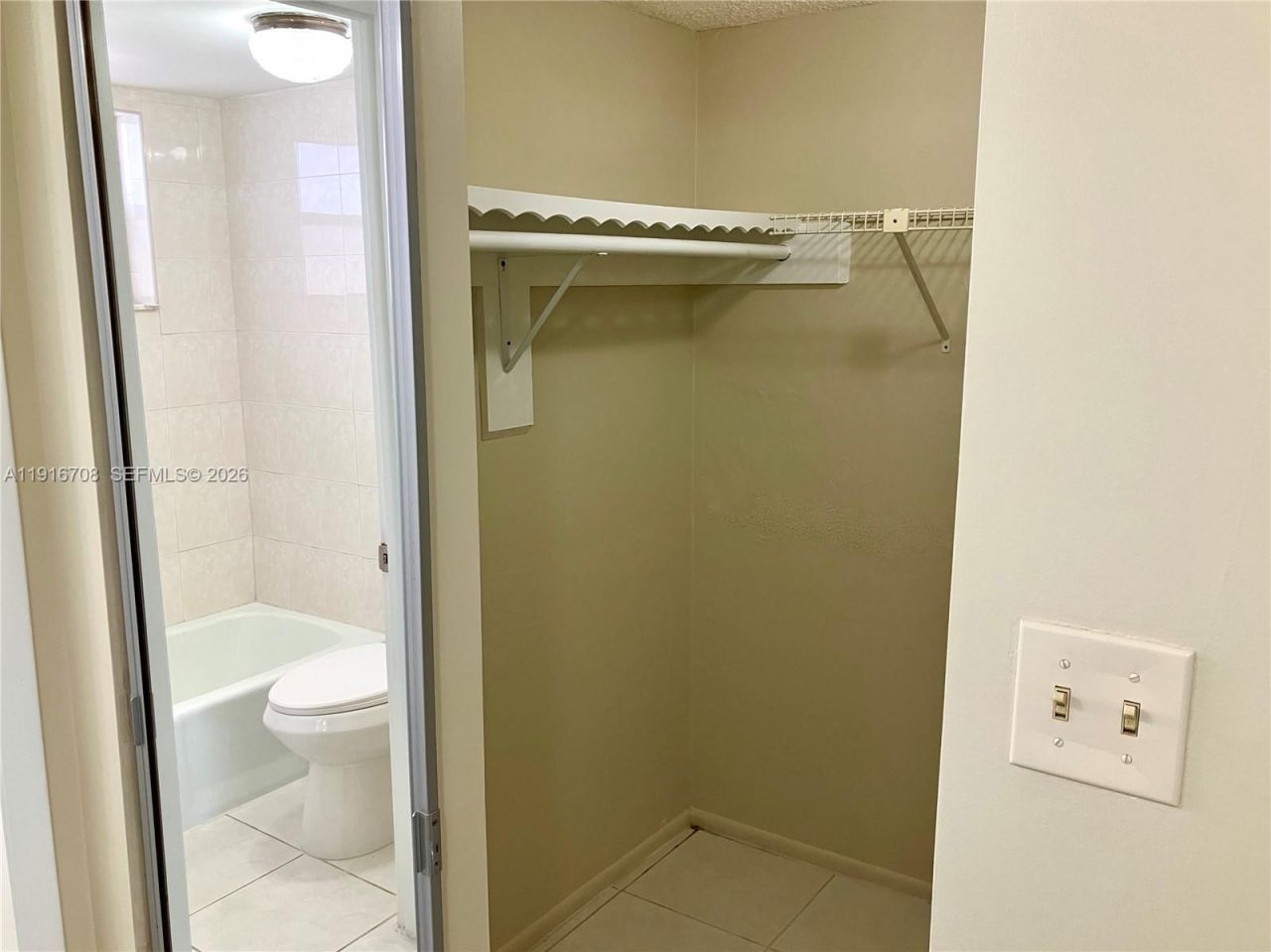 4270 NW 40th St, Unit 103, Lauderdale Lakes, FL 33319 Photo