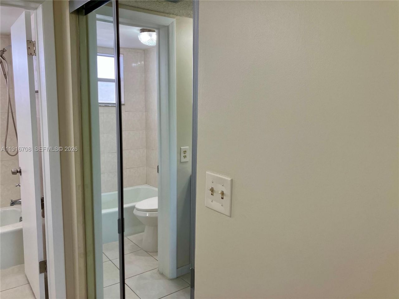 4270 NW 40th St, Unit 103, Lauderdale Lakes, FL 33319 Photo