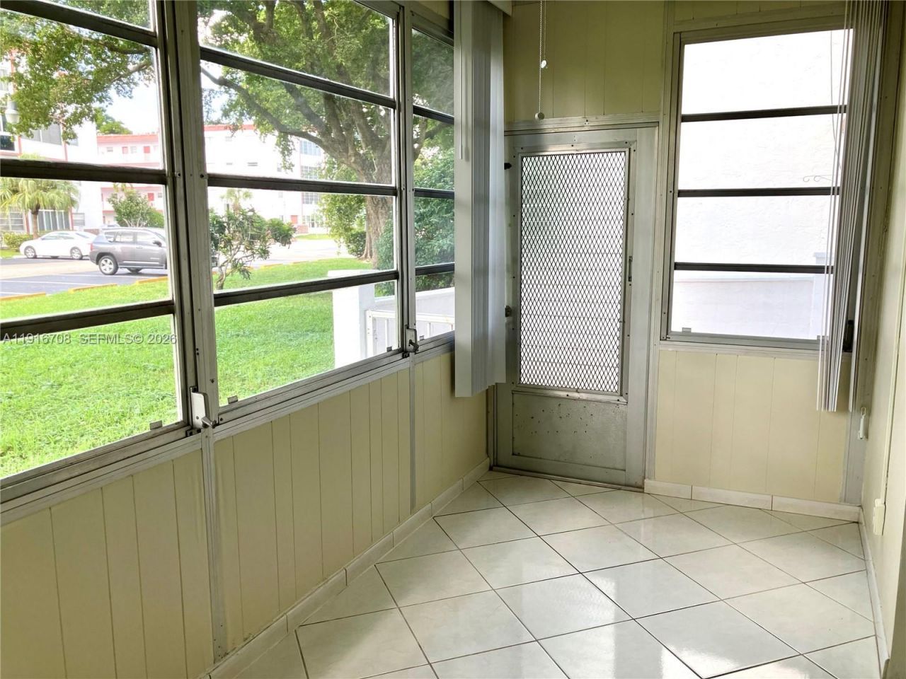4270 NW 40th St, Unit 103, Lauderdale Lakes, FL 33319 Photo