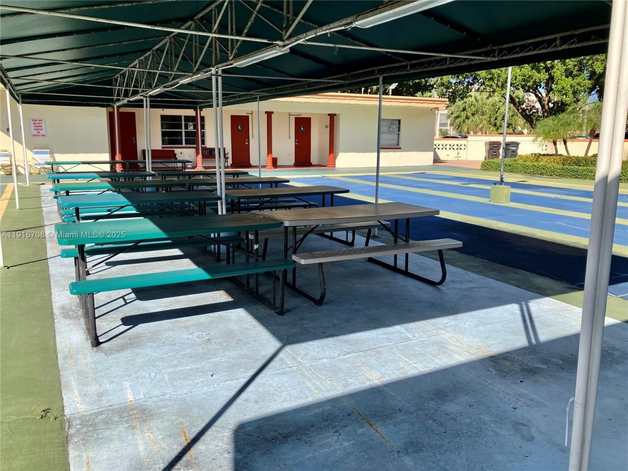 4270 NW 40th St, Unit 103, Lauderdale Lakes, FL 33319 Photo