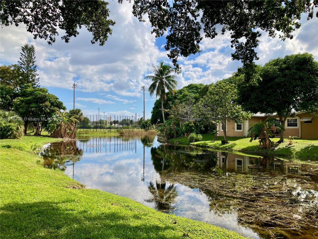 4270 NW 40th St, Unit 103, Lauderdale Lakes, FL 33319 Photo