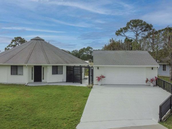 6300 SE Phillips Bend Avenue, Stuart, FL 34997