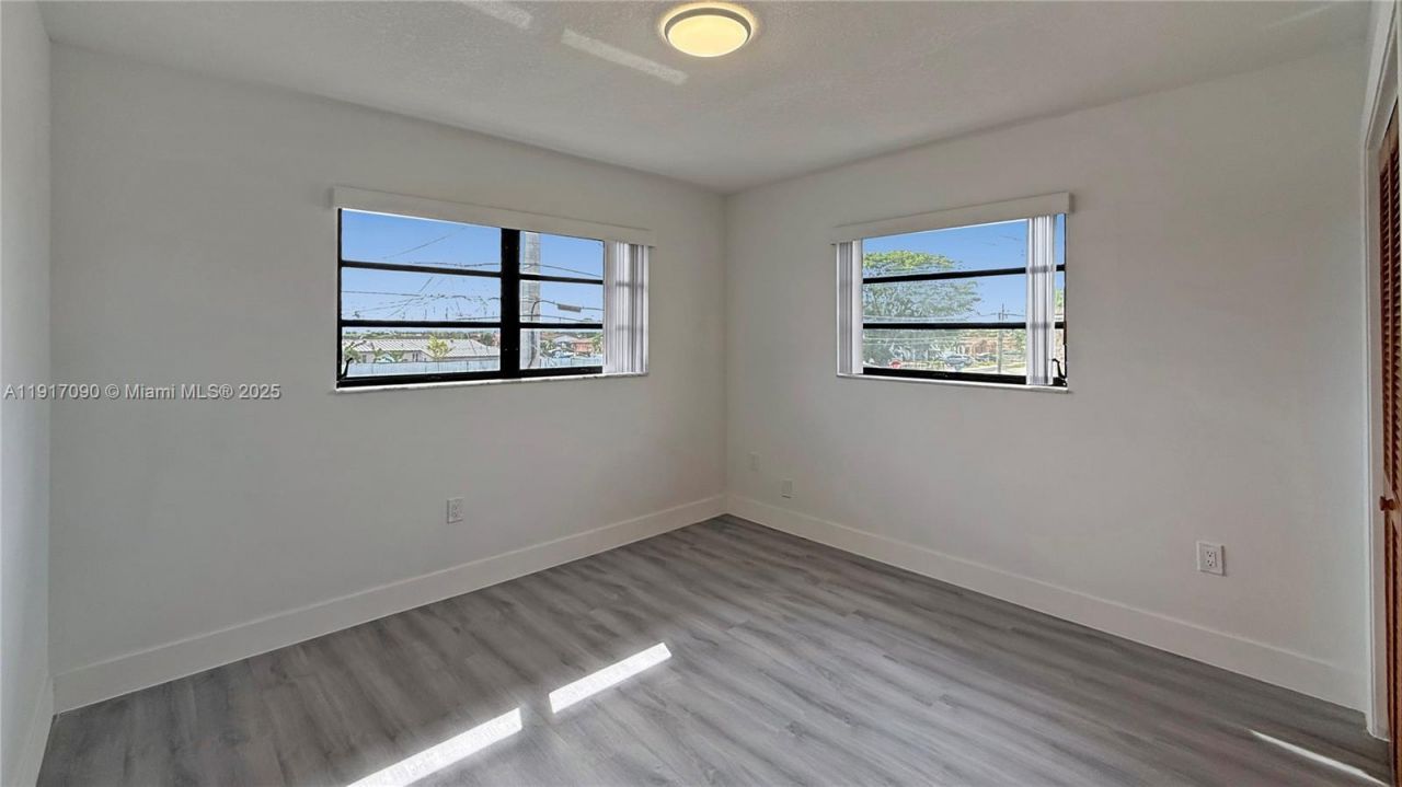 8877 SW 36th St, Miami, FL 33165 Photo