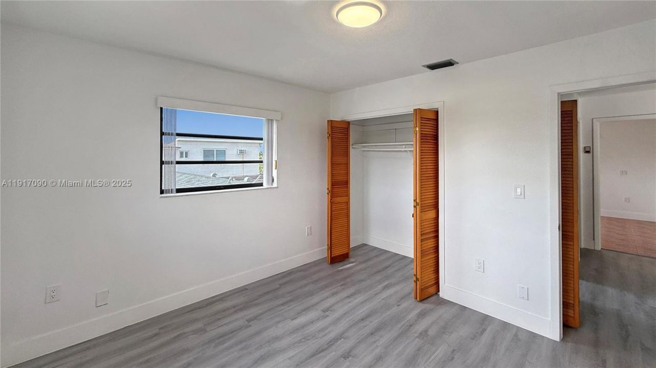 8877 SW 36th St, Miami, FL 33165 Photo