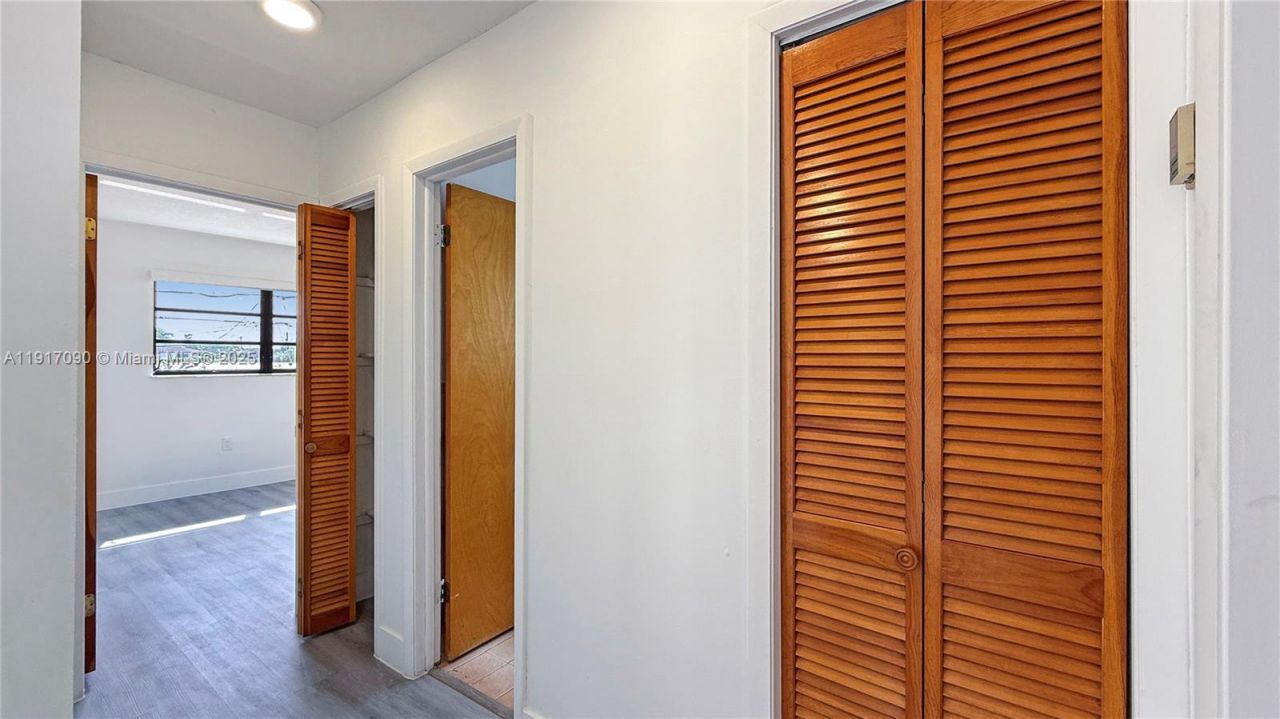 8877 SW 36th St, Miami, FL 33165 Photo