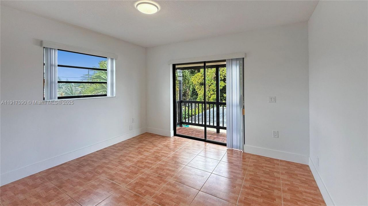 8877 SW 36th St, Miami, FL 33165 Photo