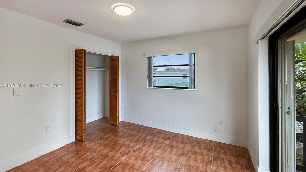 8877 SW 36th St, Miami, FL 33165 Photo