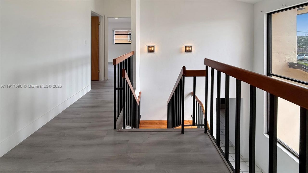 8877 SW 36th St, Miami, FL 33165 Photo