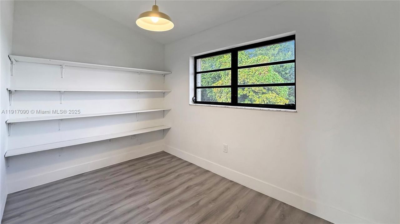 8877 SW 36th St, Miami, FL 33165 Photo