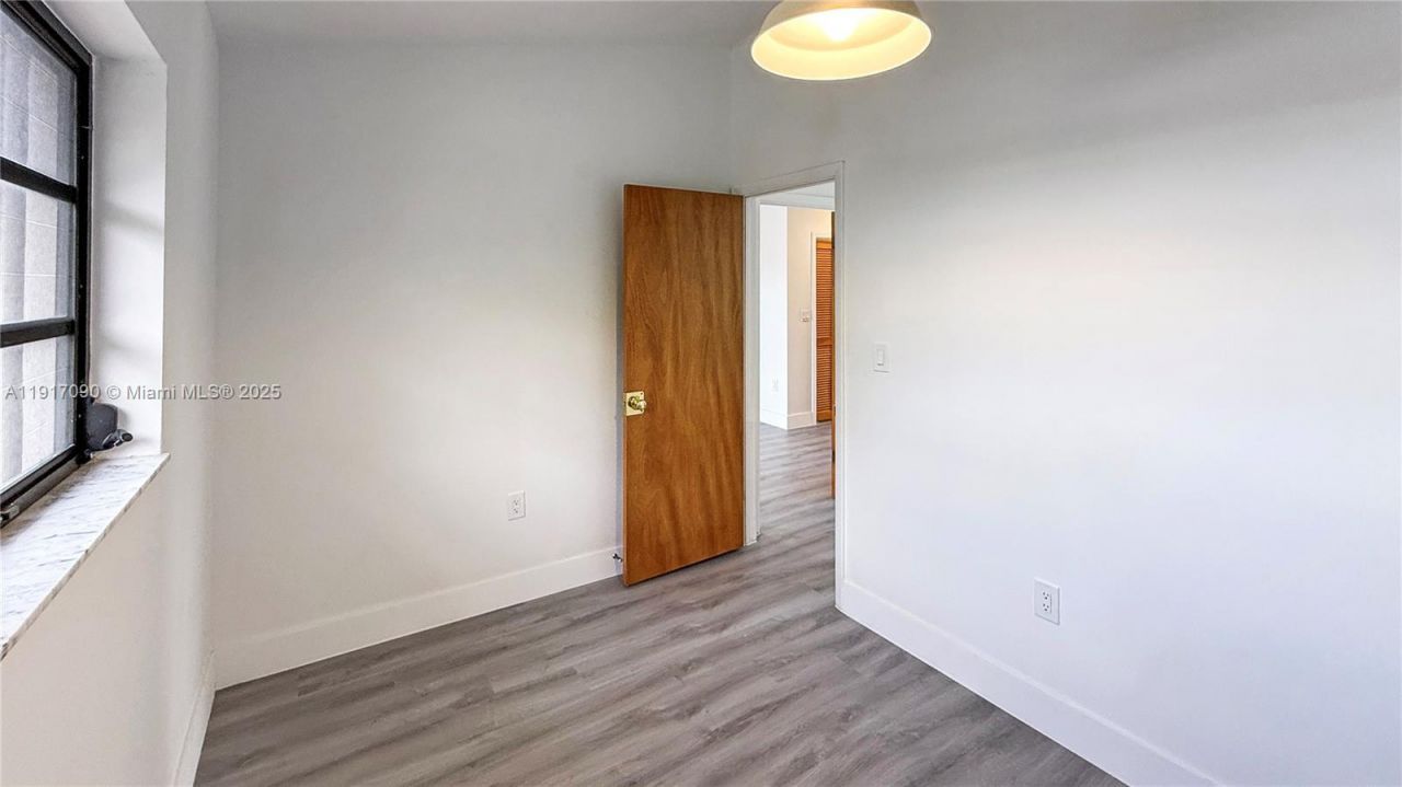 8877 SW 36th St, Miami, FL 33165 Photo