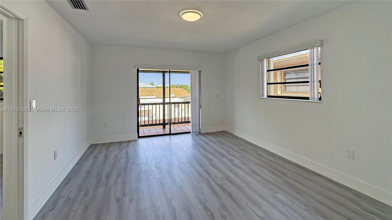 8877 SW 36th St, Miami, FL 33165 Photo