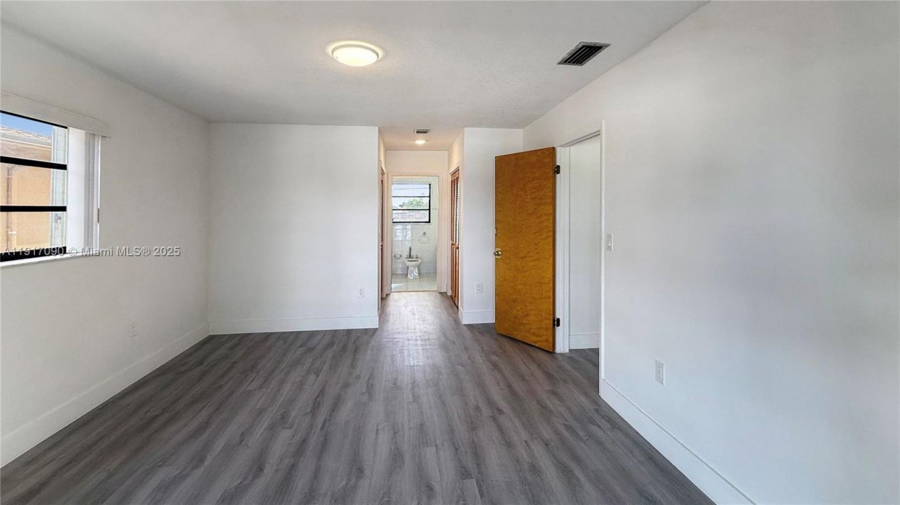 8877 SW 36th St, Miami, FL 33165 Photo