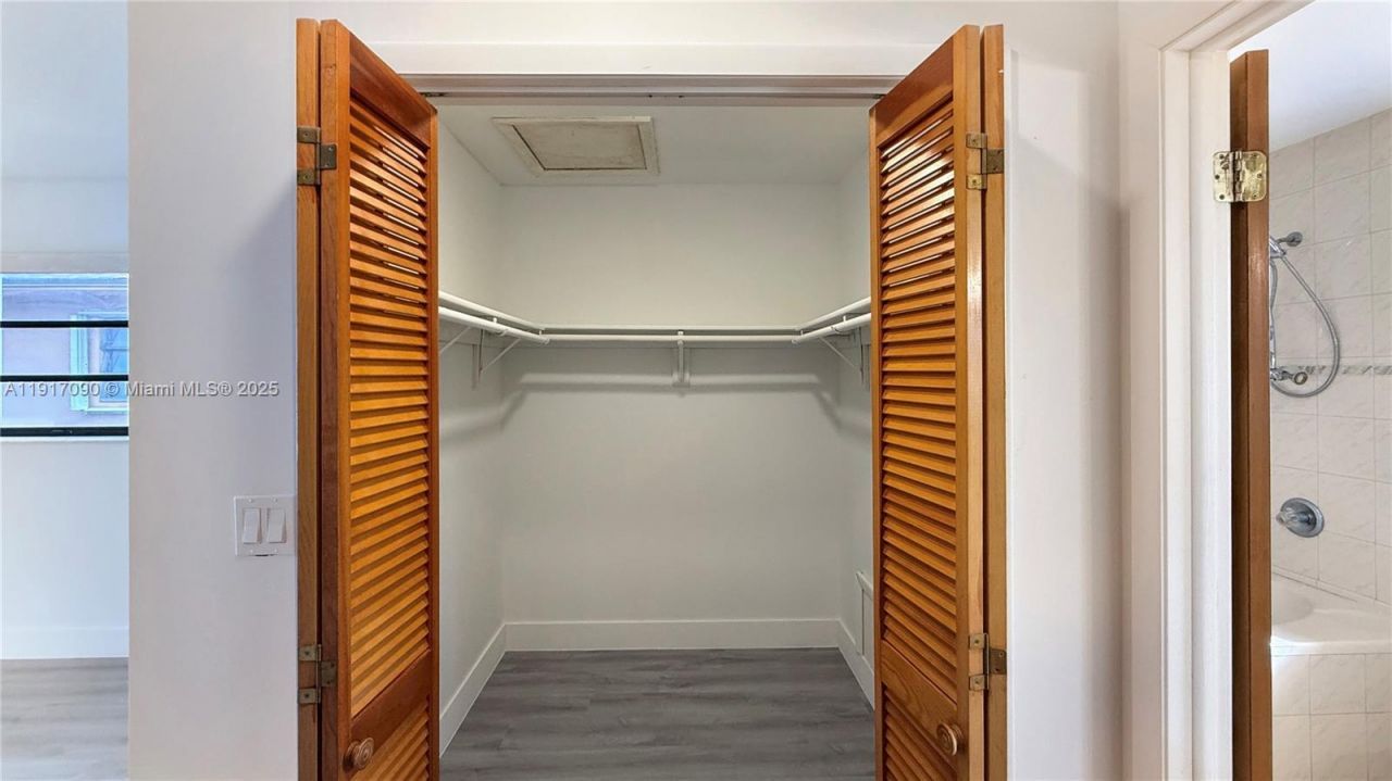 8877 SW 36th St, Miami, FL 33165 Photo