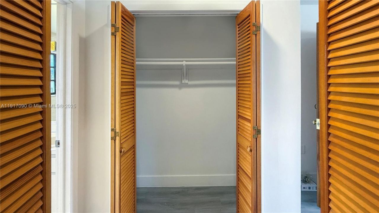 8877 SW 36th St, Miami, FL 33165 Photo