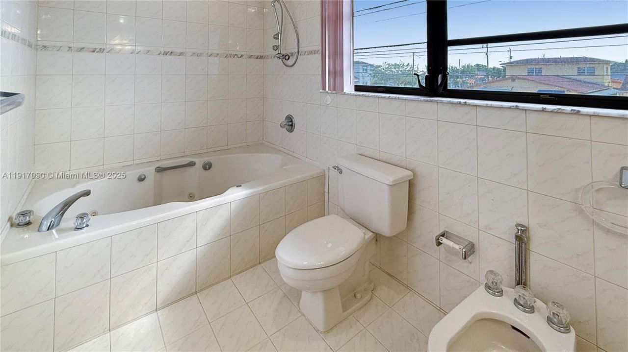 8877 SW 36th St, Miami, FL 33165 Photo