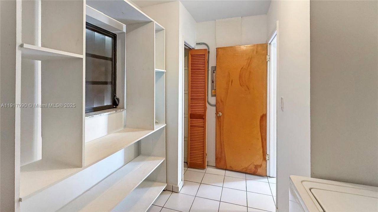 8877 SW 36th St, Miami, FL 33165 Photo