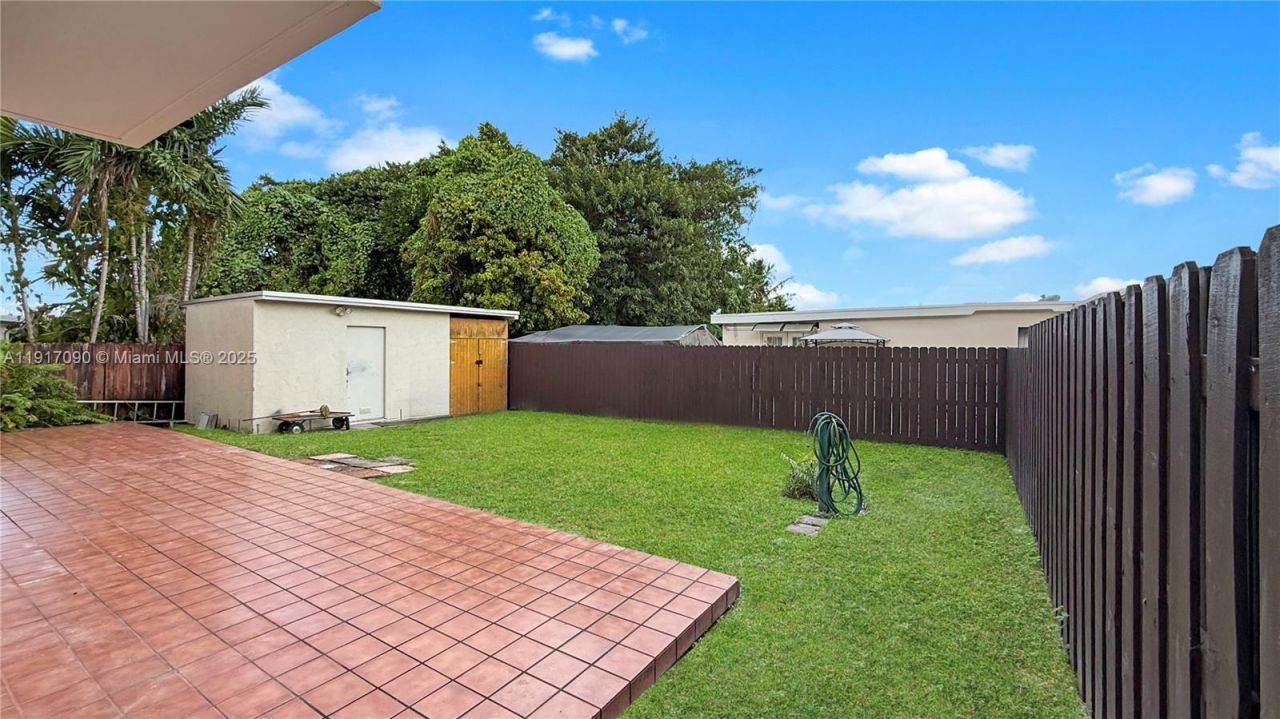 8877 SW 36th St, Miami, FL 33165 Photo