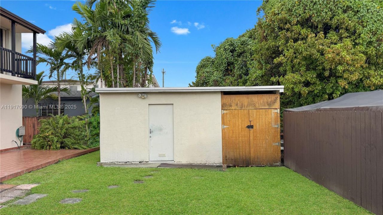 8877 SW 36th St, Miami, FL 33165 Photo