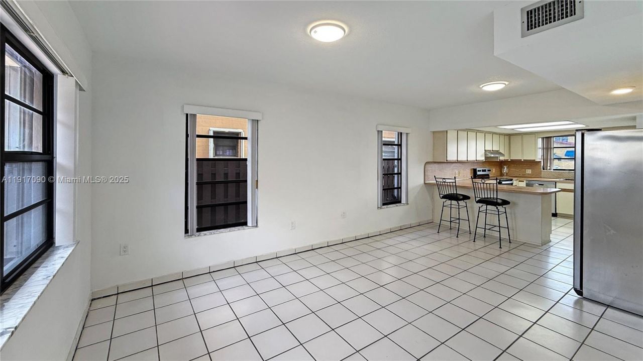 8877 SW 36th St, Miami, FL 33165 Photo