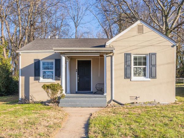 1019 E Valley Dr, Columbia, TN 38401