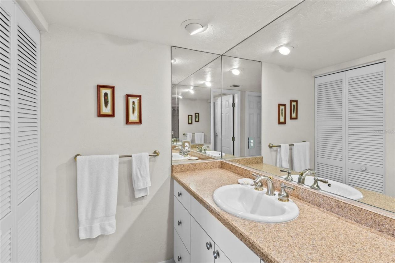 6236 Midnight Pass Road, Unit 305, Sarasota, FL 34242 Photo