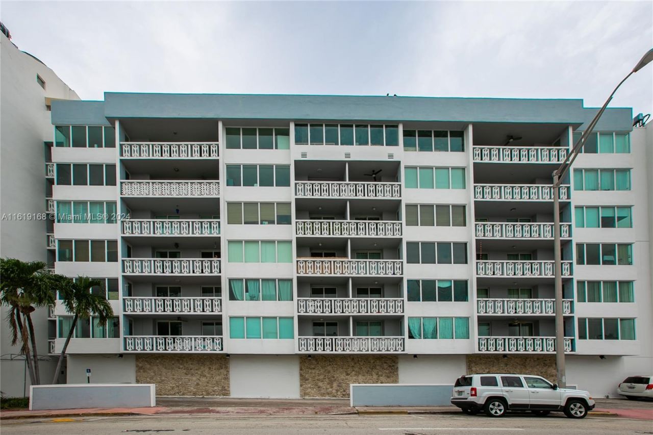 8233 Harding Ave, Unit 606, Miami Beach, FL 33141 Photo