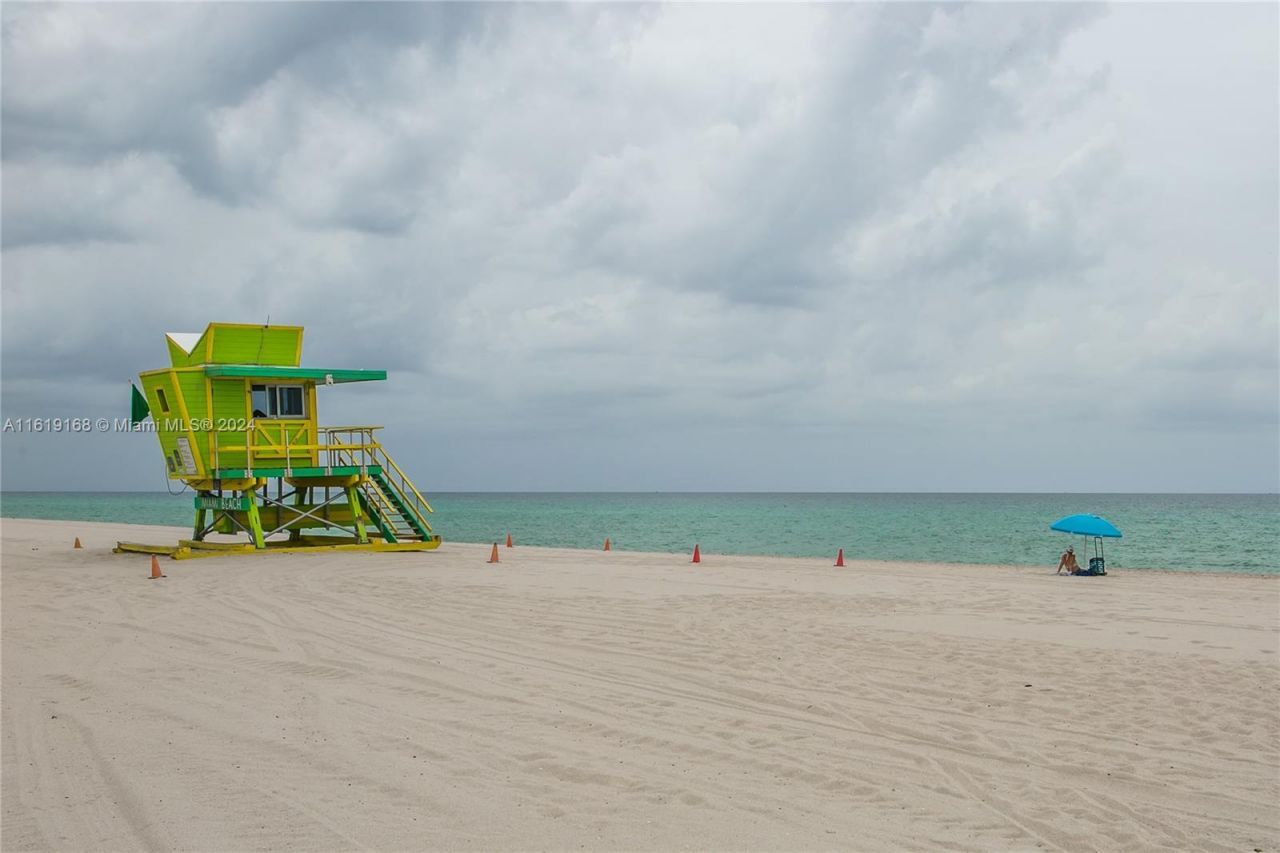 8233 Harding Ave, Unit 606, Miami Beach, FL 33141 Photo