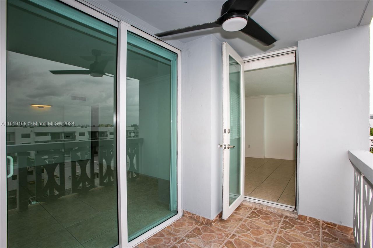 8233 Harding Ave, Unit 606, Miami Beach, FL 33141 Photo
