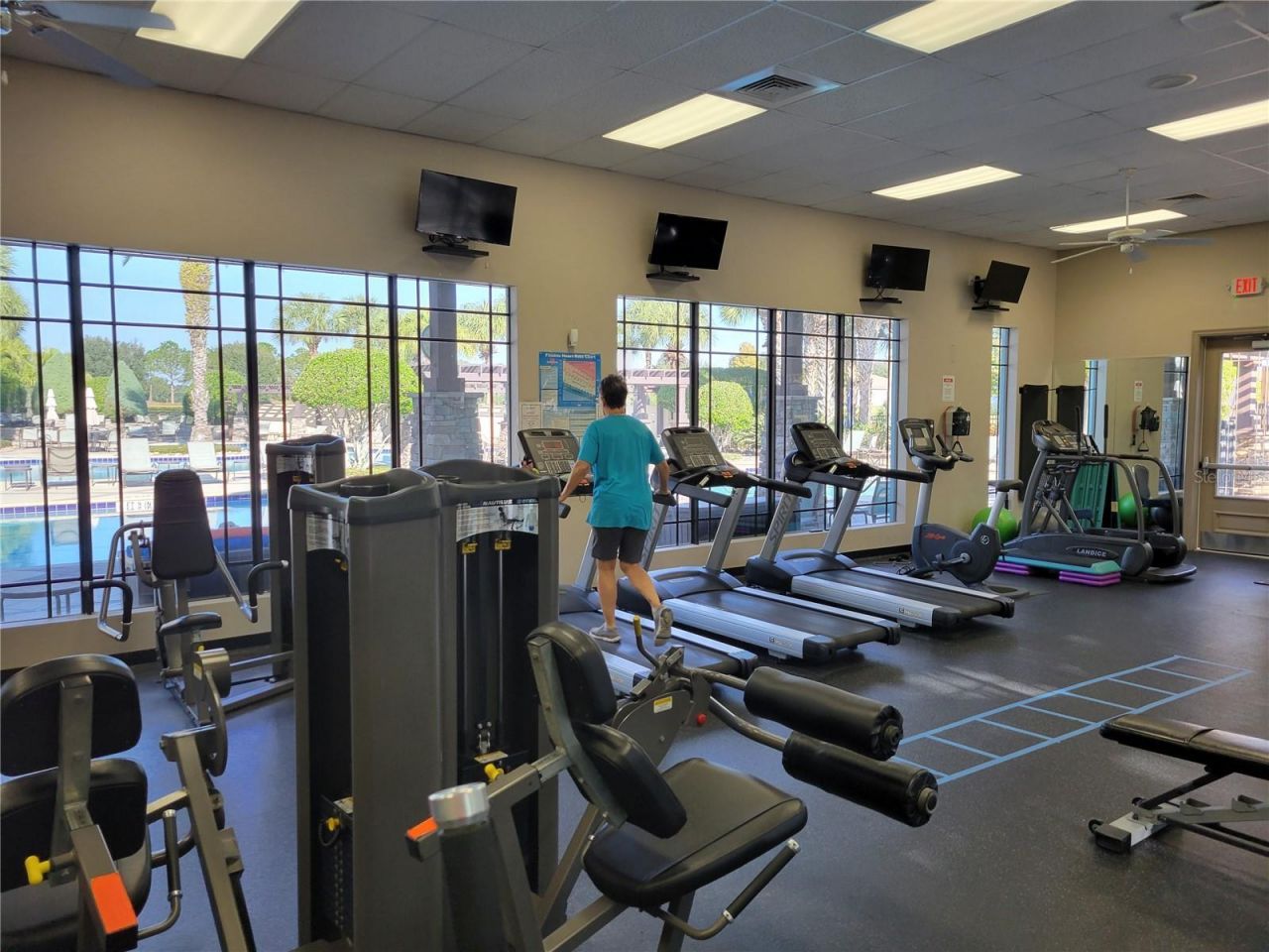 27343 Roanoke Drive, Leesburg, FL 34748 Photo