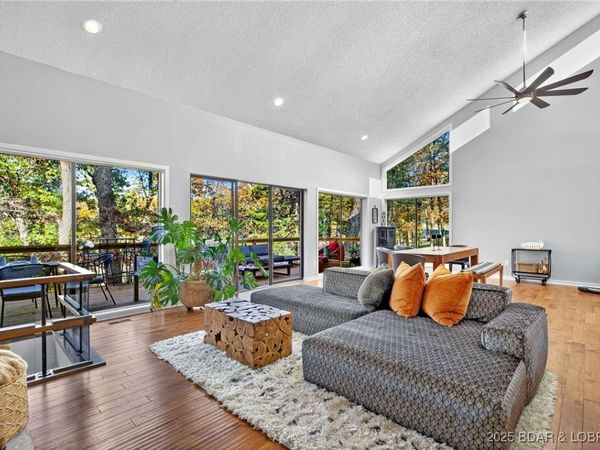 210 Black Hawk Terrace, Lake Ozark, MO 65049