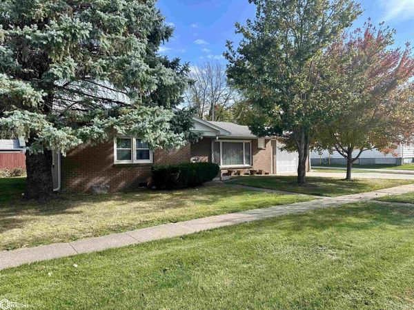 520 N 8Th Street, Chariton, IA 50049