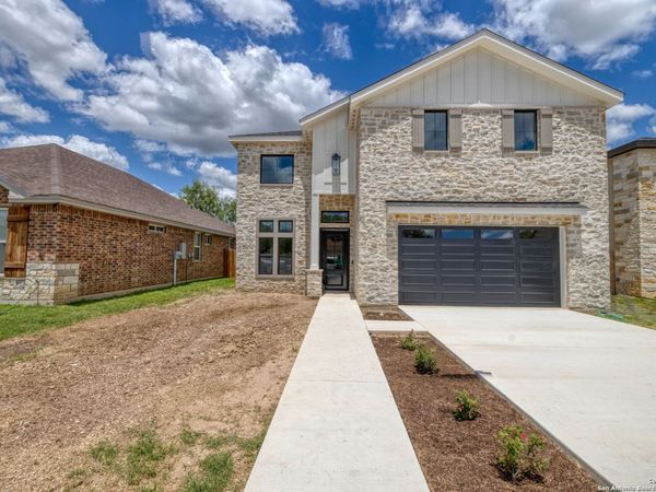 6 Rio Seco, Uvalde, TX 78801