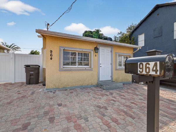 964 W Lakewood Road, West Palm Beach, FL 33405