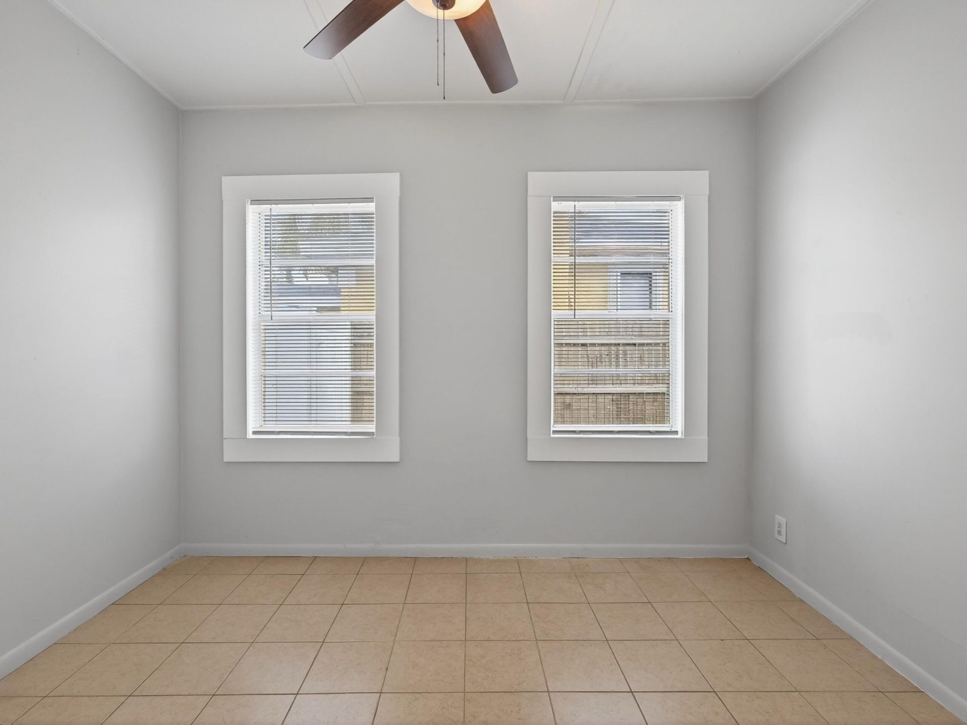 964 W Lakewood Road, West Palm Beach, FL 33405 Photo