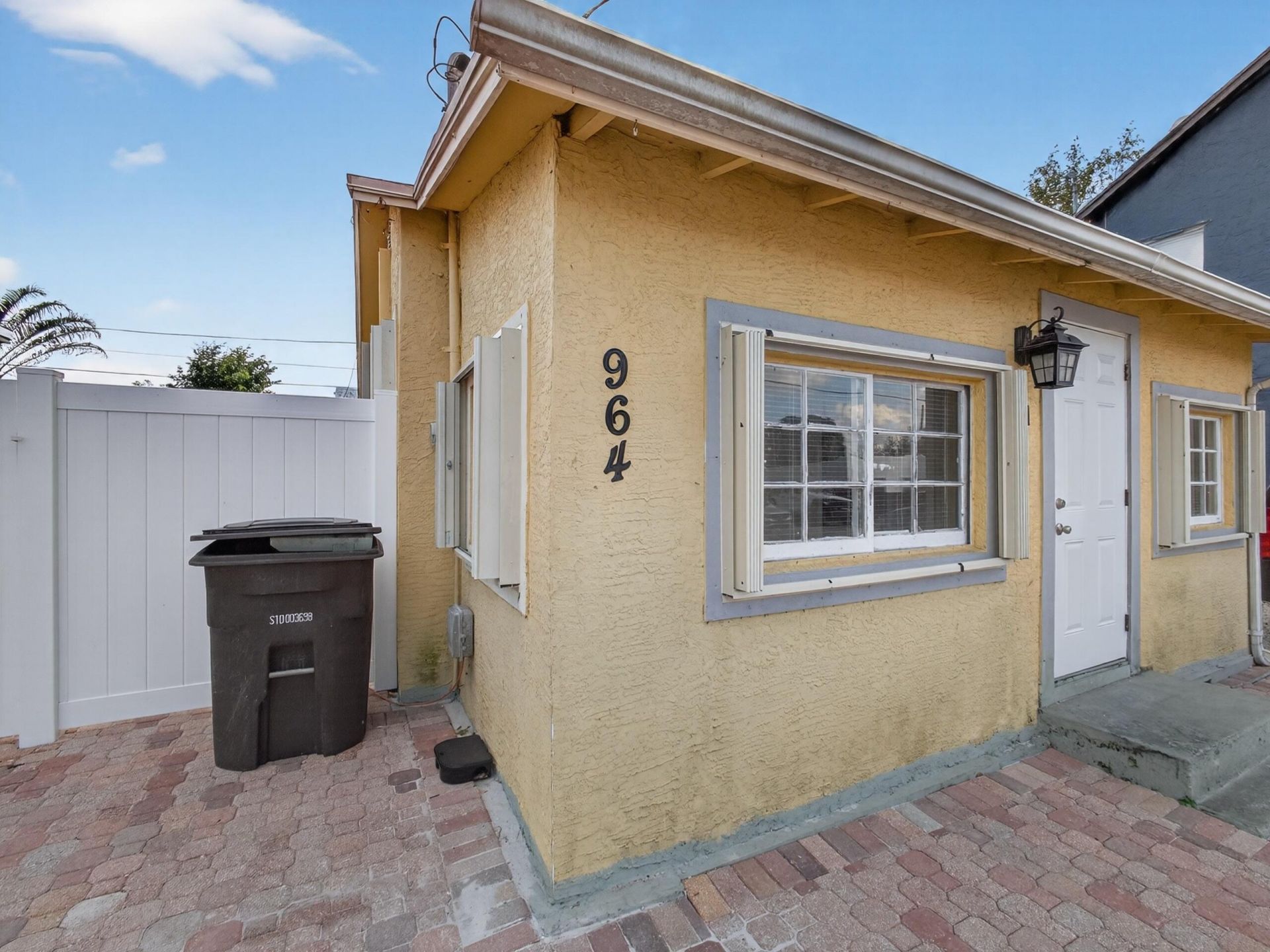 964 W Lakewood Road, West Palm Beach, FL 33405 Photo