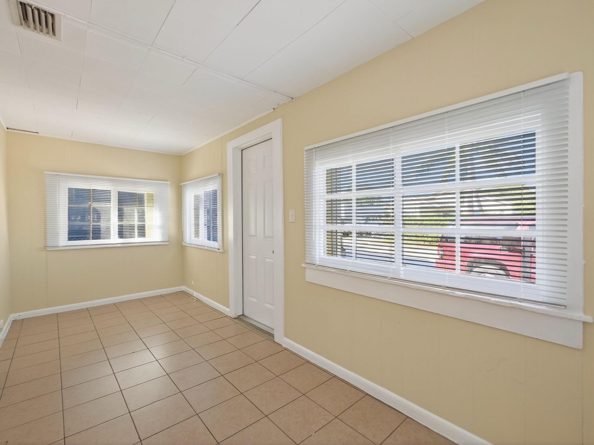 964 W Lakewood Road, West Palm Beach, FL 33405 Photo