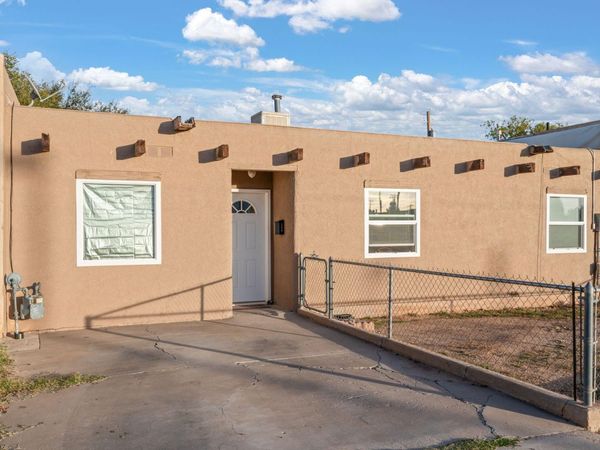 500 John John Drive, Los Lunas, NM 87031