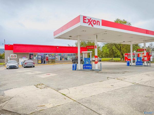 13001 Memorial Parkway South, Huntsville, AL 35803