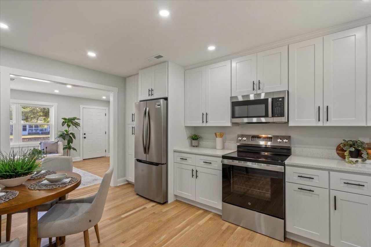 21 Pratt Street Photo 10