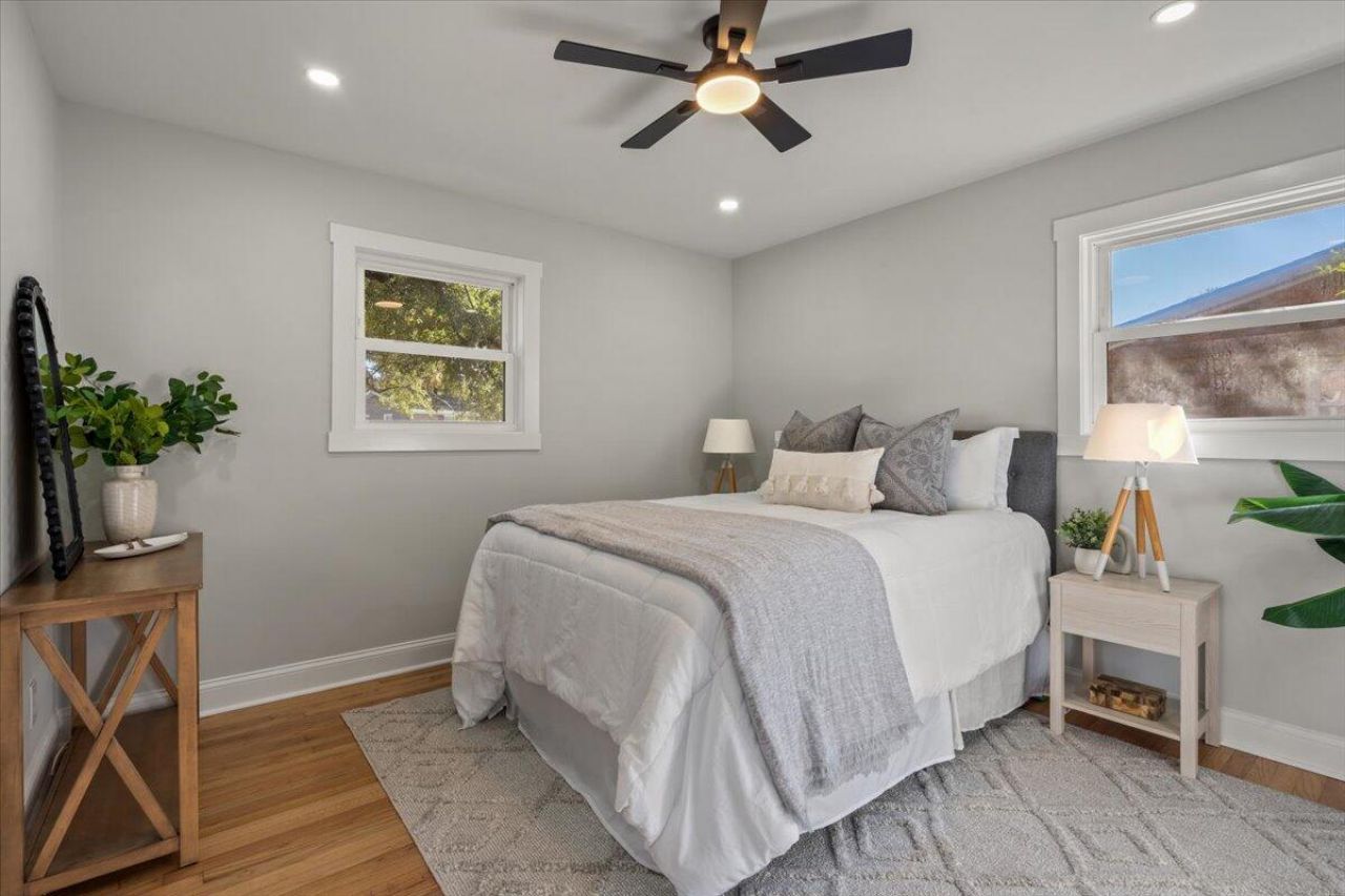 21 Pratt Street Photo 18