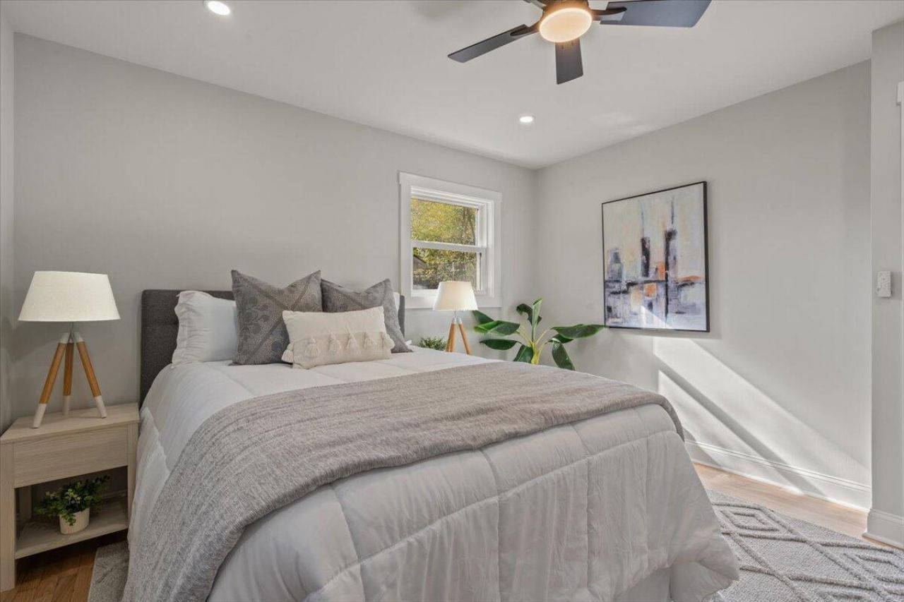 21 Pratt Street Photo 20