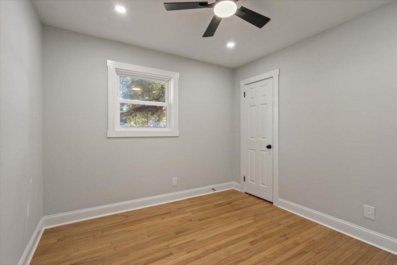 21 Pratt Street Photo 23