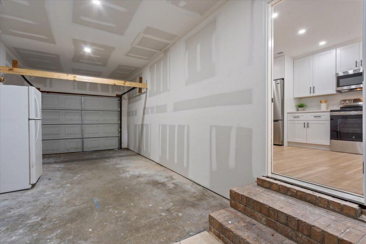 21 Pratt Street Photo 26