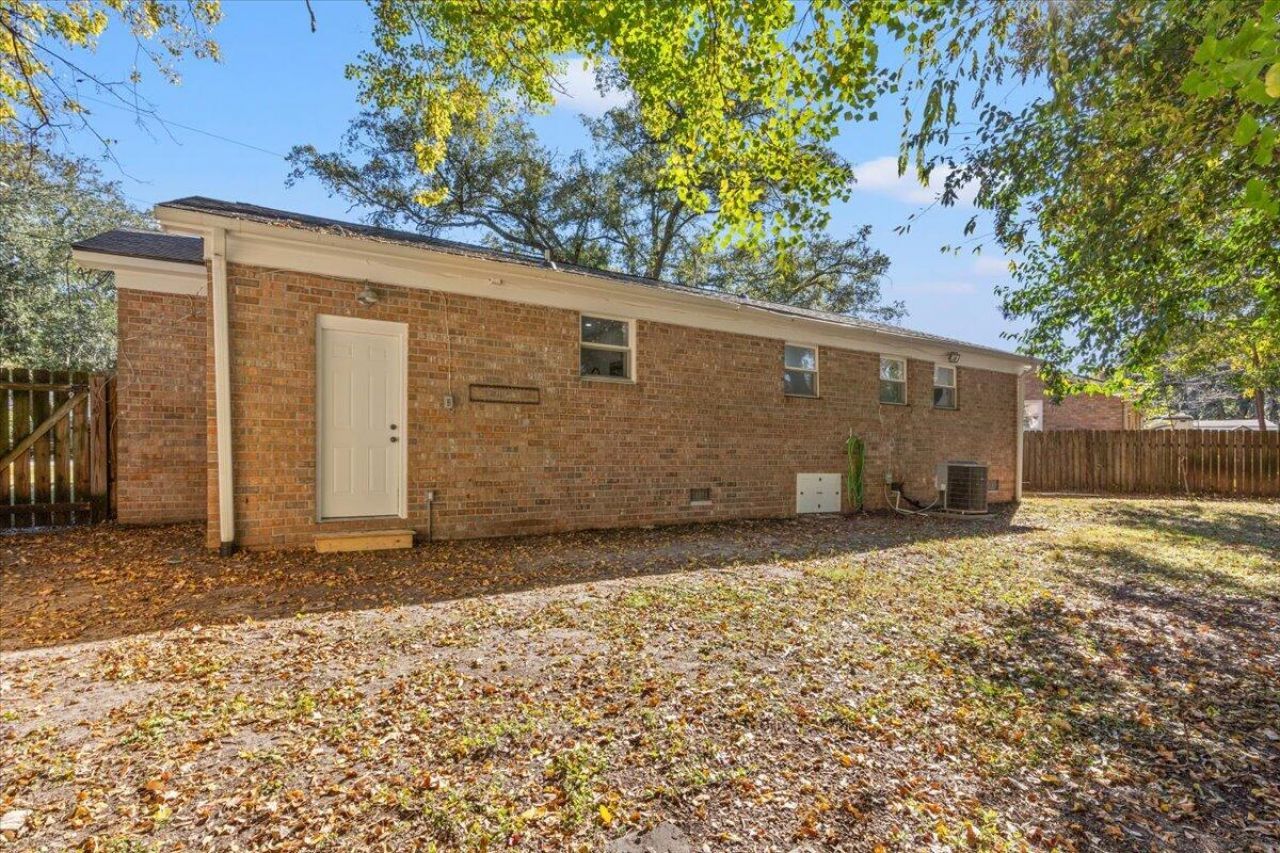 21 Pratt Street Photo 30