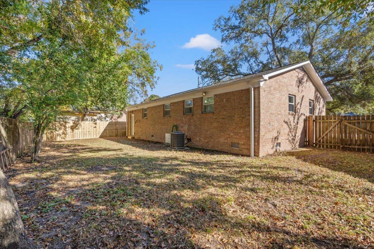 21 Pratt Street Photo 31