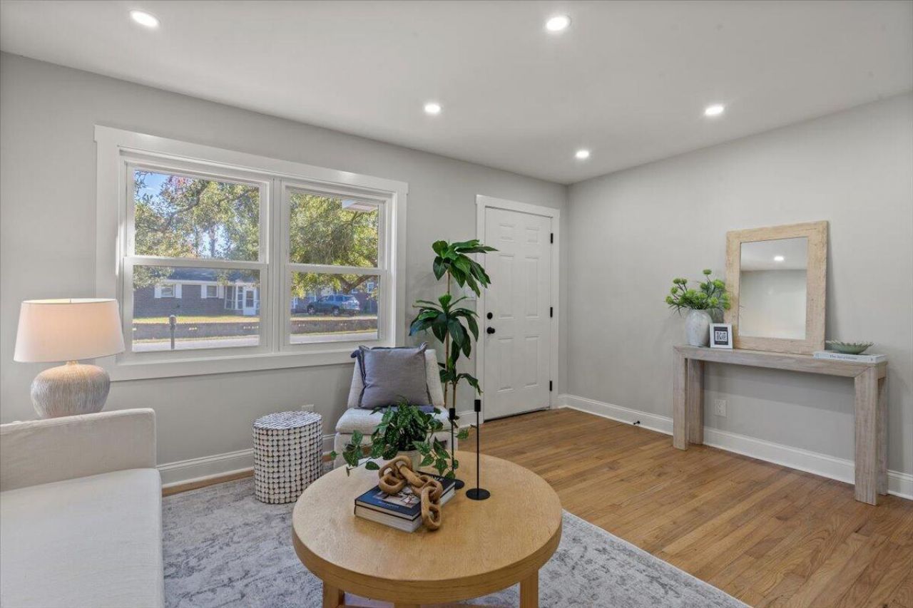 21 Pratt Street Photo 5