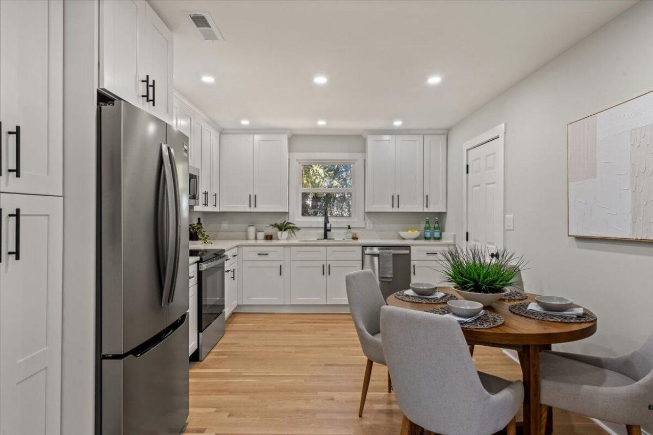 21 Pratt Street Photo 9