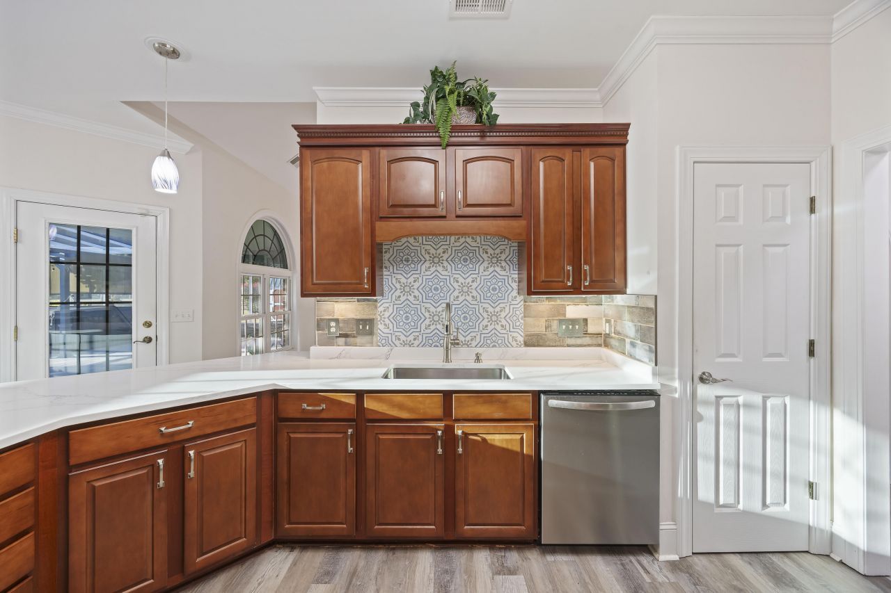 102 Cooper Drive Photo 7