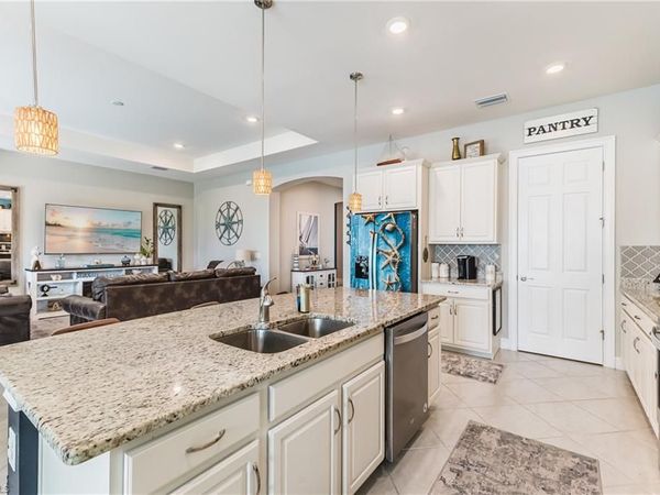 3239 Baravaldo CIR, CAPE CORAL, FL 33909