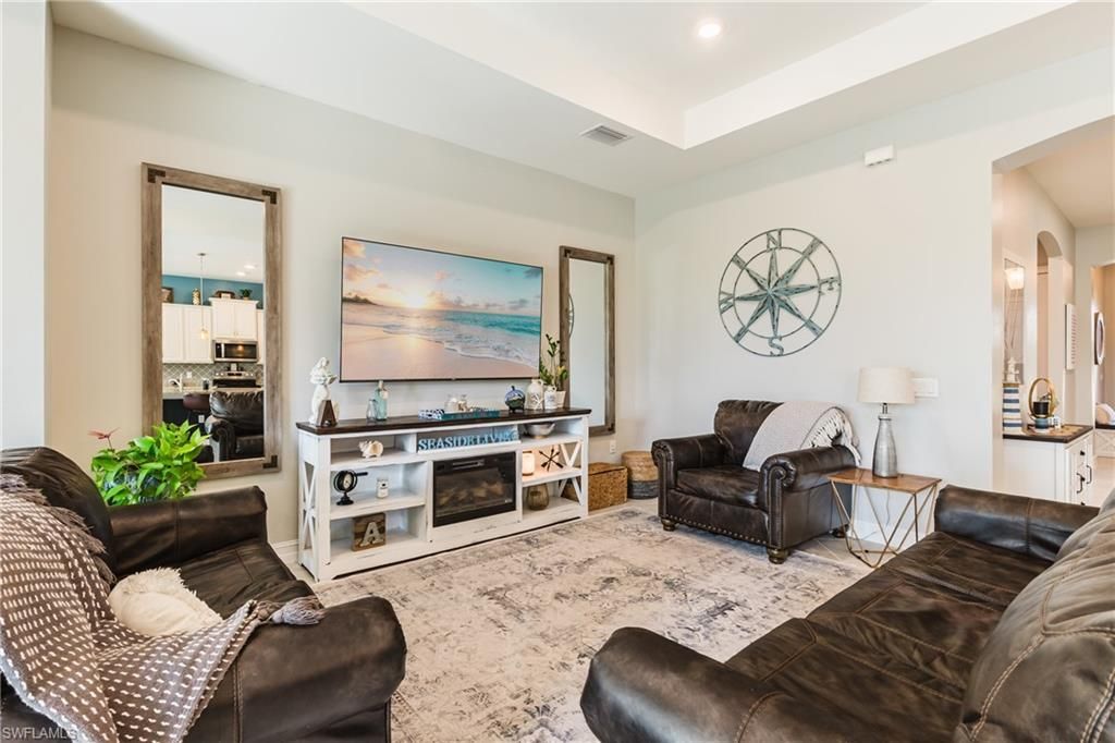 3239 Baravaldo Cir, Cape Coral, FL 33909 Photo